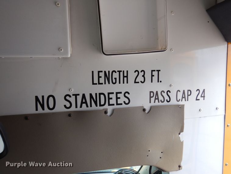 image for item DF8329 2005 Ford E450  school bus