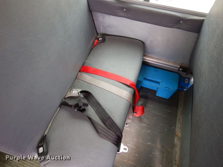 image for item DF8329 2005 Ford E450  school bus