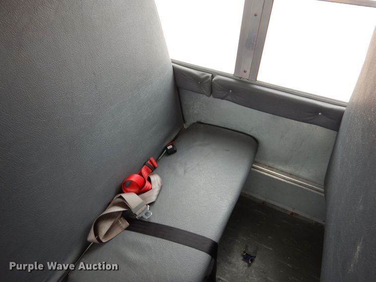 image for item DF8329 2005 Ford E450  school bus