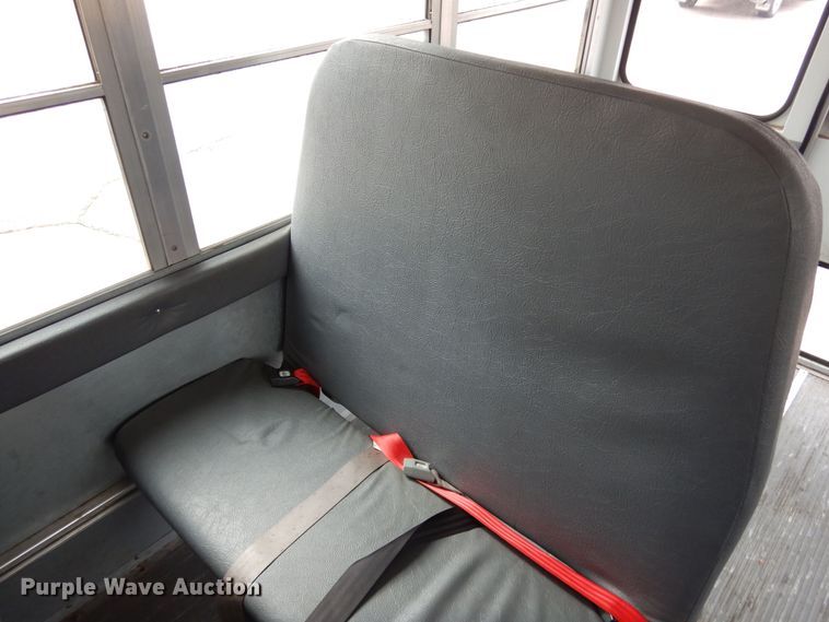 image for item DF8329 2005 Ford E450  school bus