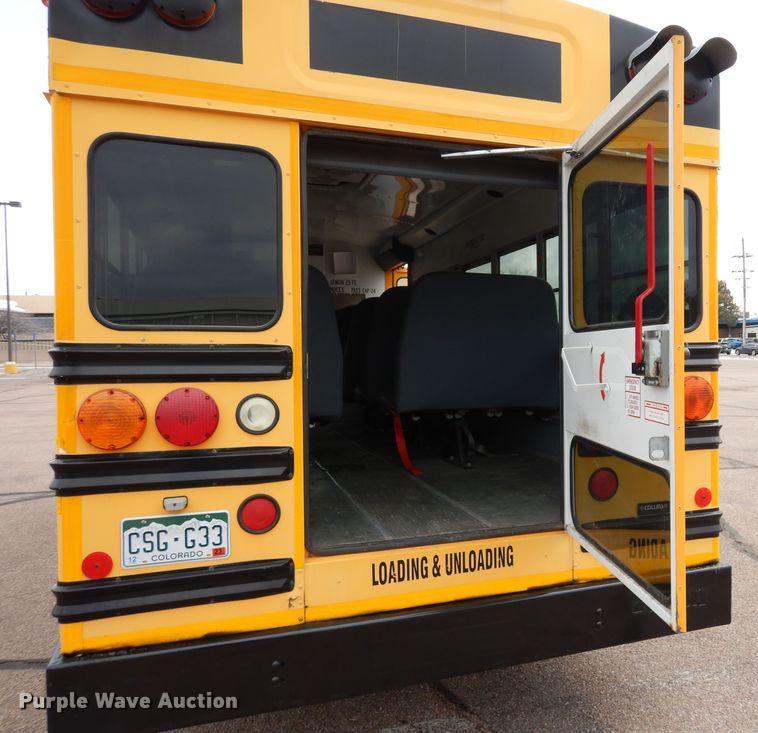 image for item DF8329 2005 Ford E450  school bus