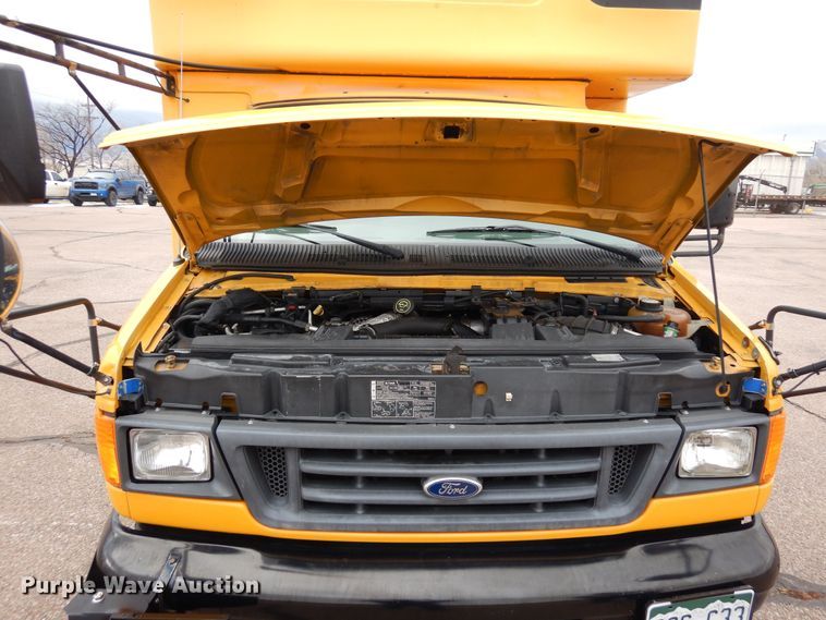image for item DF8329 2005 Ford E450  school bus