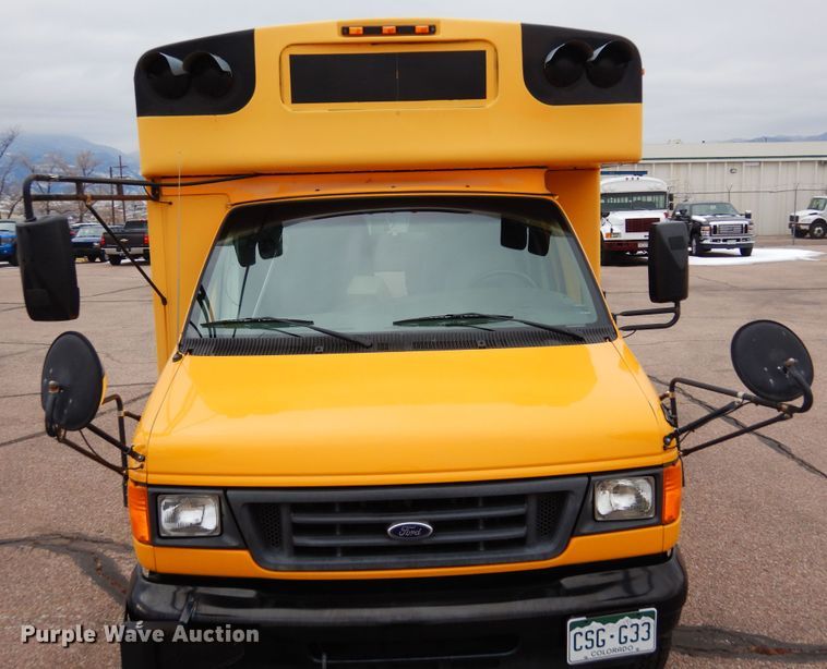 image for item DF8329 2005 Ford E450  school bus
