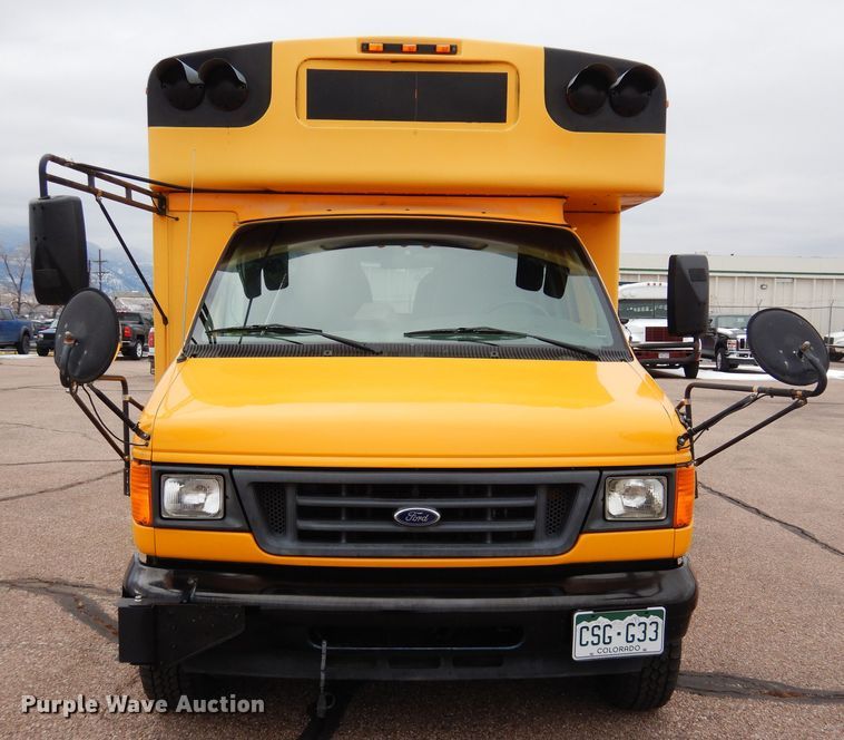 image for item DF8329 2005 Ford E450  school bus