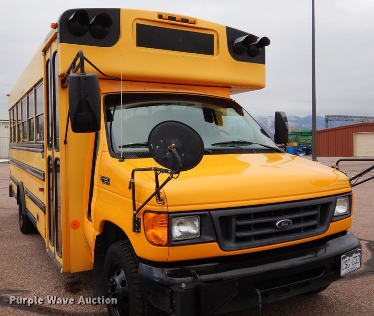 image for item DF8329 2005 Ford E450  school bus