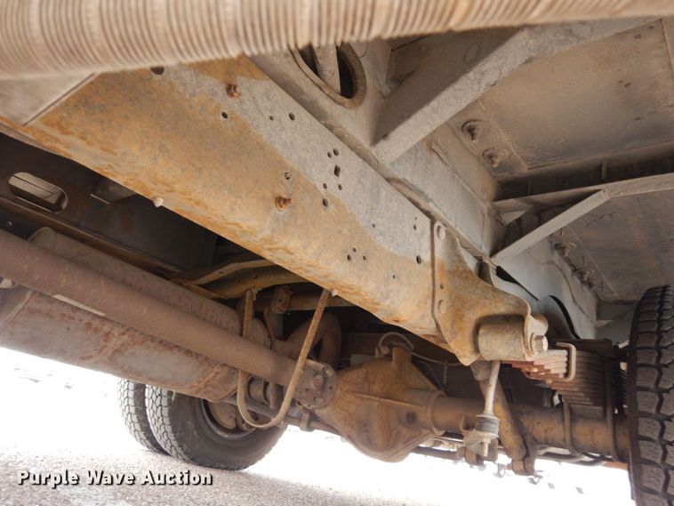 image for item DF8329 2005 Ford E450  school bus