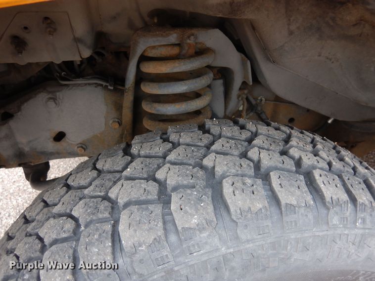 image for item DF8329 2005 Ford E450  school bus