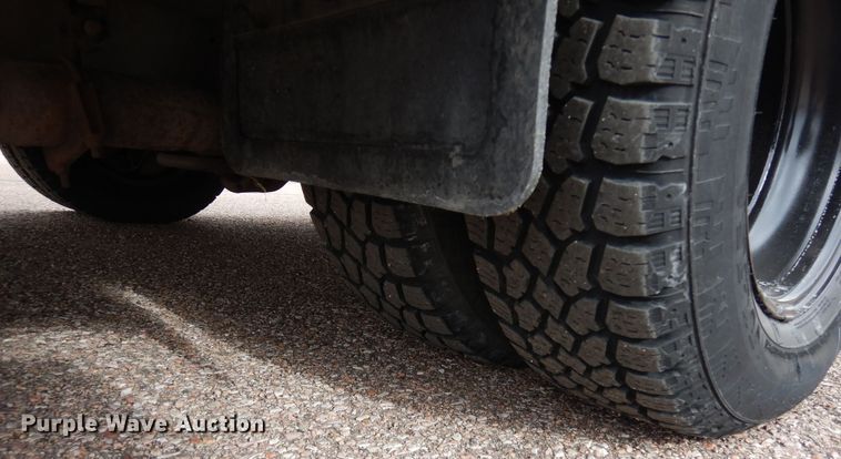 image for item DF8329 2005 Ford E450  school bus