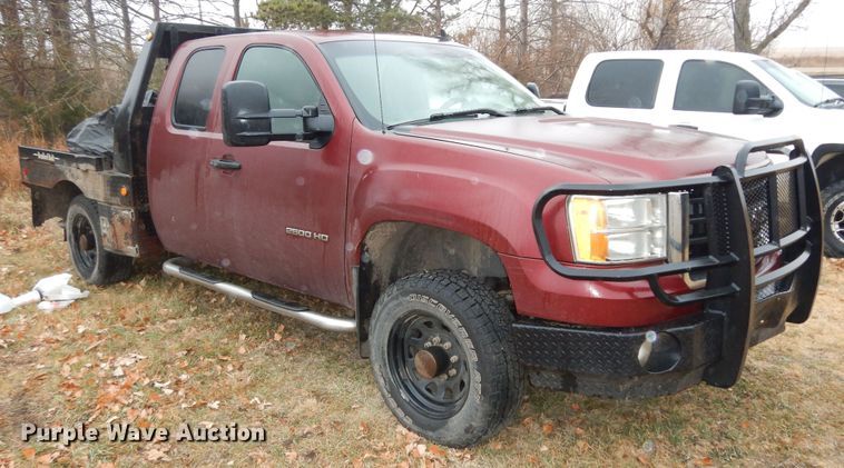 image for item DI6971 2009 GMC Sierra 2500HD  Ext. Cab flatbed pickup truck