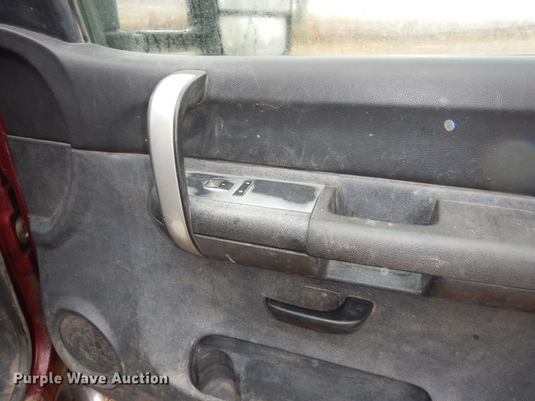 image for item DI6971 2009 GMC Sierra 2500HD  Ext. Cab flatbed pickup truck