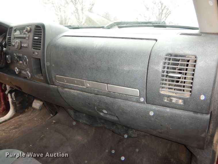 image for item DI6971 2009 GMC Sierra 2500HD  Ext. Cab flatbed pickup truck