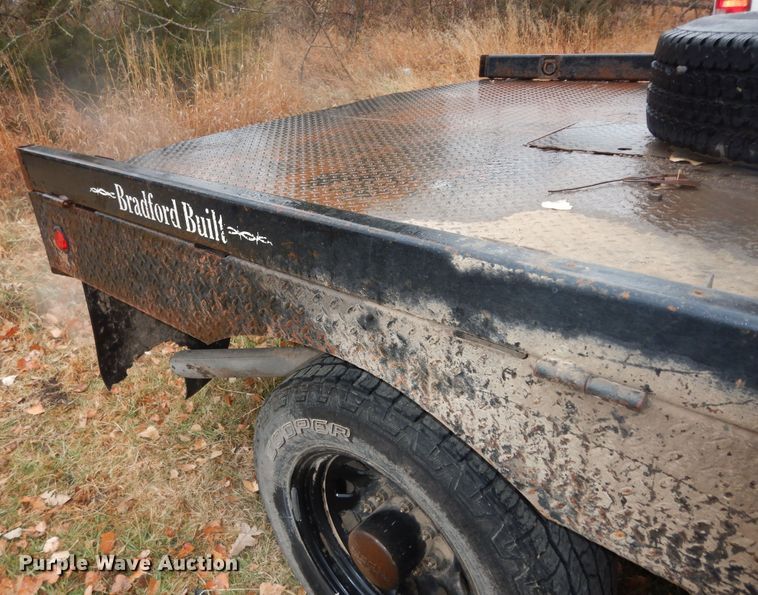 image for item DI6971 2009 GMC Sierra 2500HD  Ext. Cab flatbed pickup truck