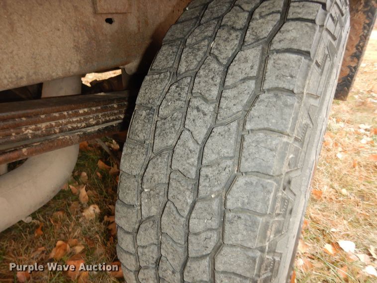 image for item DI6971 2009 GMC Sierra 2500HD  Ext. Cab flatbed pickup truck