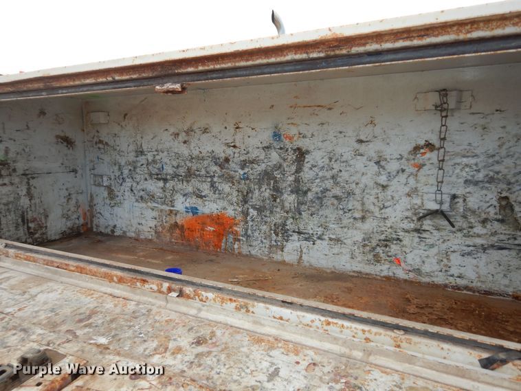 image for item DK7520 2005 International 4300  flatbed truck