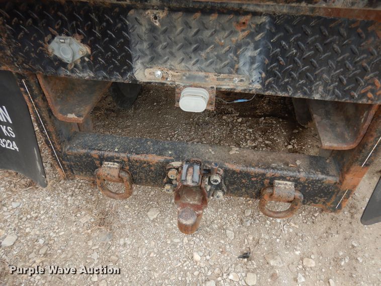 image for item DK7520 2005 International 4300  flatbed truck