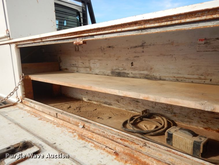 image for item DK7520 2005 International 4300  flatbed truck