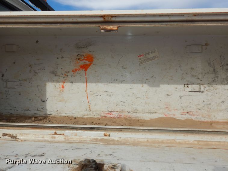 image for item DK7520 2005 International 4300  flatbed truck