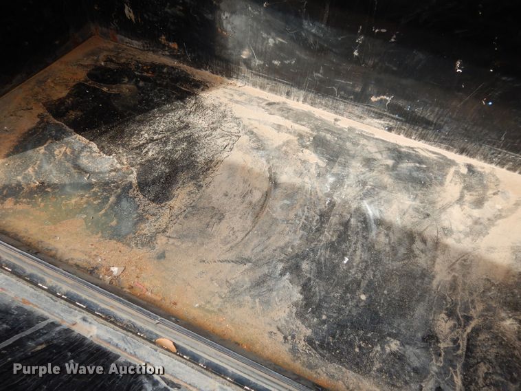 image for item DK7520 2005 International 4300  flatbed truck