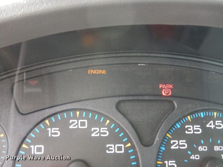 image for item DK7520 2005 International 4300  flatbed truck