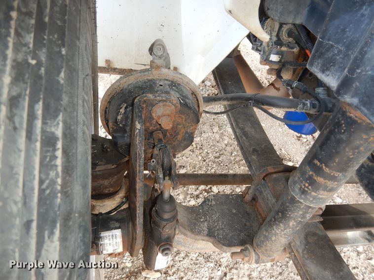 image for item DK7520 2005 International 4300  flatbed truck