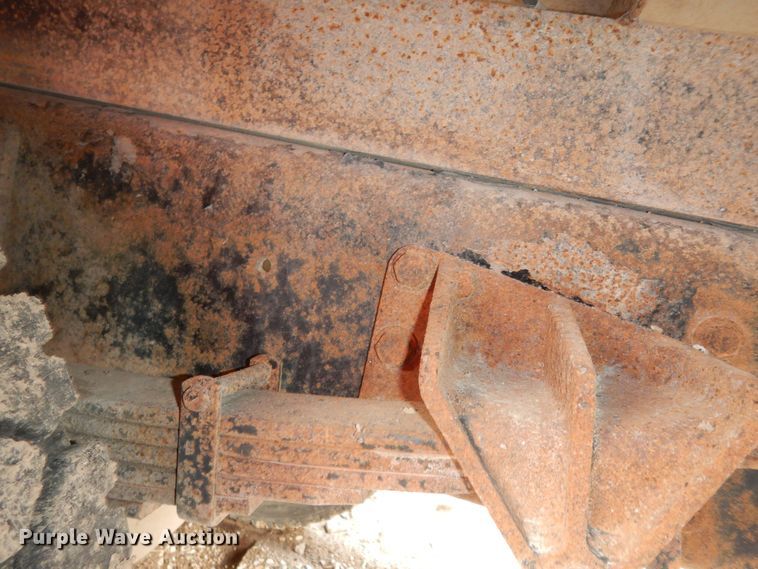 image for item DK7520 2005 International 4300  flatbed truck