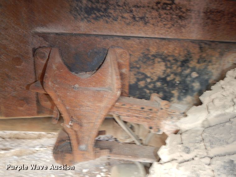 image for item DK7520 2005 International 4300  flatbed truck