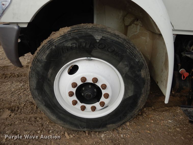 image for item DK7520 2005 International 4300  flatbed truck