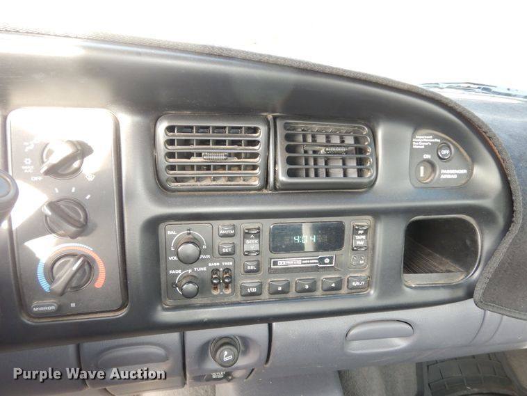 image for item DK7527 1999 Dodge Ram 2500  Quad Cab pickup truck