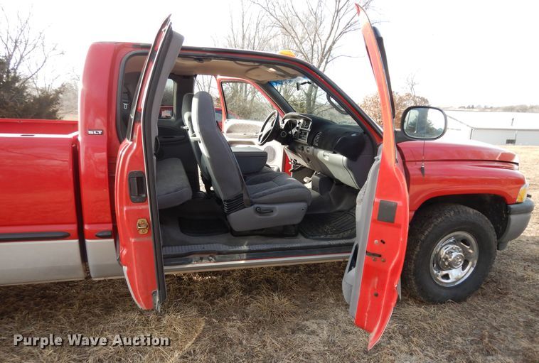 image for item DK7527 1999 Dodge Ram 2500  Quad Cab pickup truck