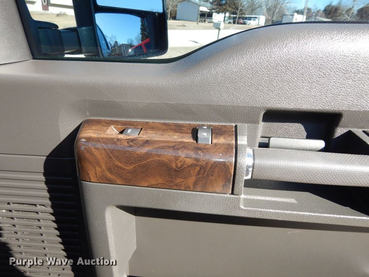 image for item DK7531 2013 Ford F250 Super Duty Lariat  Crew Cab pickup truck