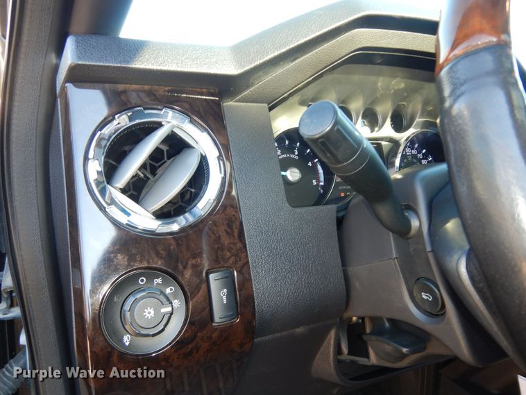 image for item DK7531 2013 Ford F250 Super Duty Lariat  Crew Cab pickup truck