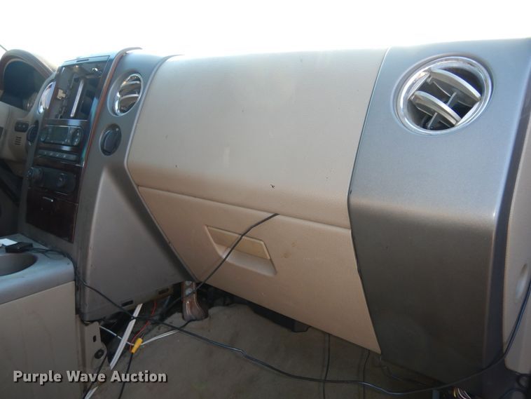 image for item DK7532 2006 Ford F150 King Ranch  SuperCrew pickup truck