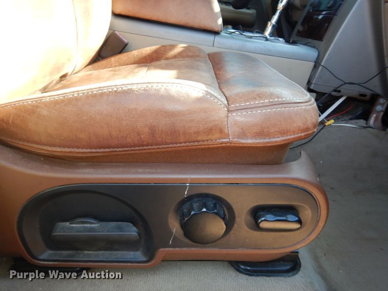 image for item DK7532 2006 Ford F150 King Ranch  SuperCrew pickup truck