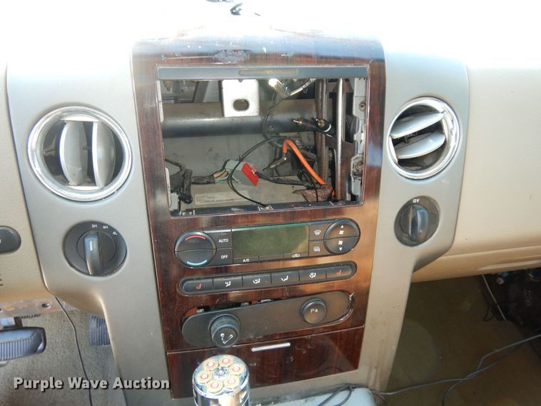 image for item DK7532 2006 Ford F150 King Ranch  SuperCrew pickup truck