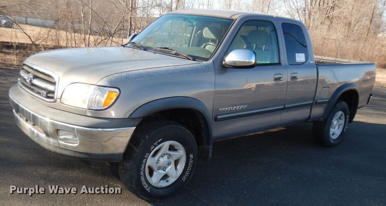 image for item DK7577 2002 Toyota Tundra SR5  Access Cab pickup truck