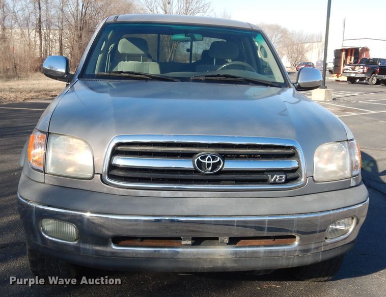 image for item DK7577 2002 Toyota Tundra SR5  Access Cab pickup truck