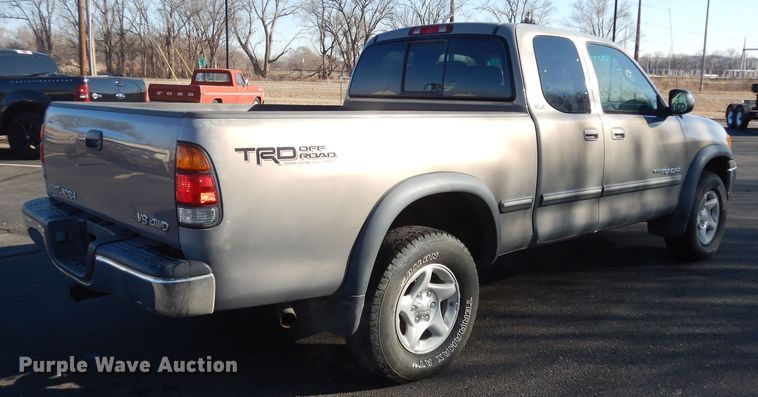 image for item DK7577 2002 Toyota Tundra SR5  Access Cab pickup truck