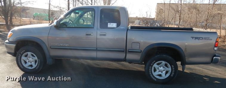 image for item DK7577 2002 Toyota Tundra SR5  Access Cab pickup truck