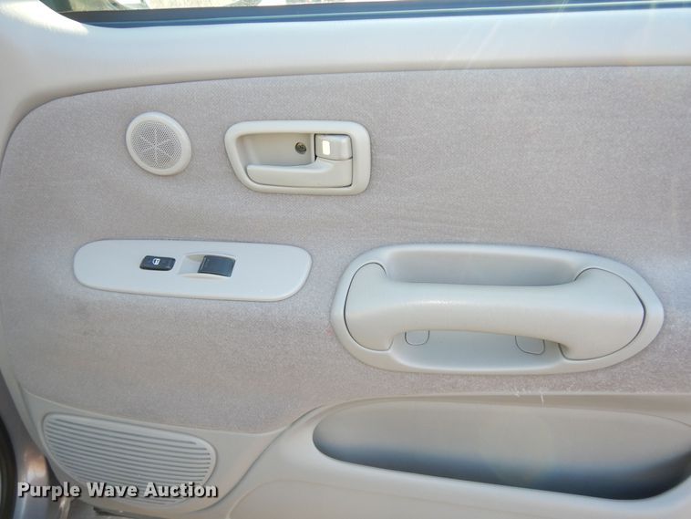 image for item DK7577 2002 Toyota Tundra SR5  Access Cab pickup truck