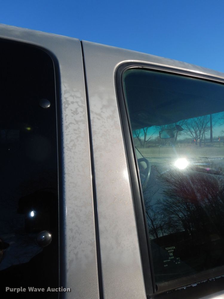 image for item DK7577 2002 Toyota Tundra SR5  Access Cab pickup truck