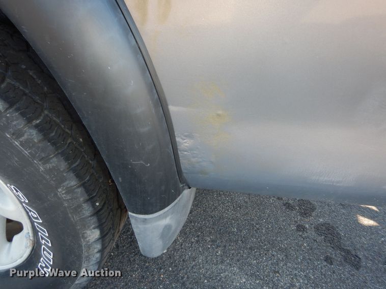 image for item DK7577 2002 Toyota Tundra SR5  Access Cab pickup truck