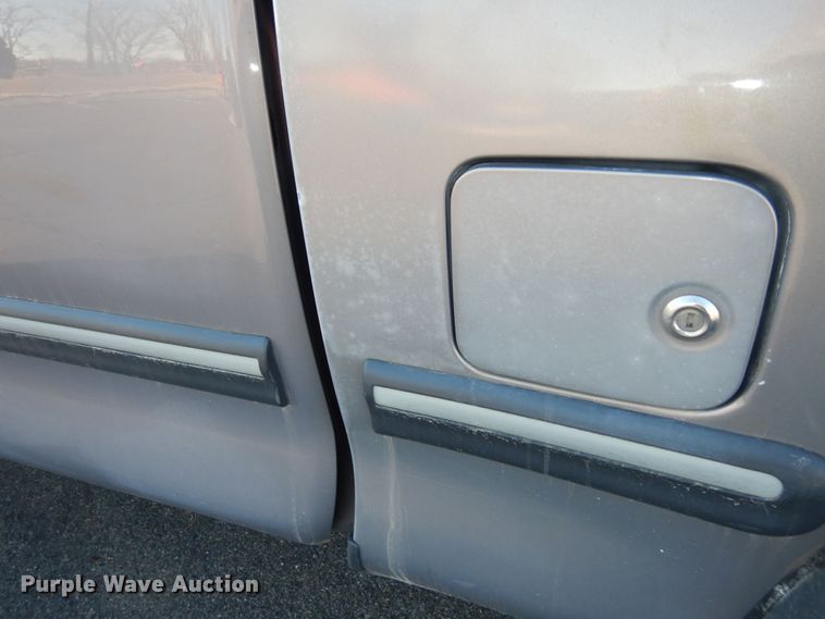 image for item DK7577 2002 Toyota Tundra SR5  Access Cab pickup truck