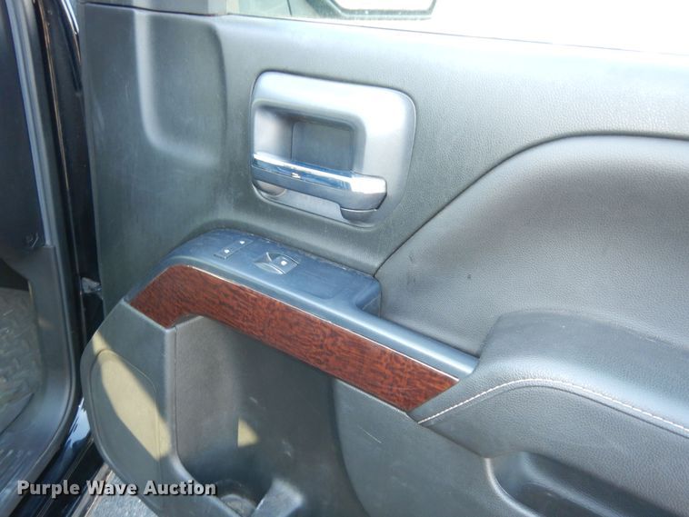 image for item DK7578 2017 GMC Sierra 1500  Crew Cab pickup truck