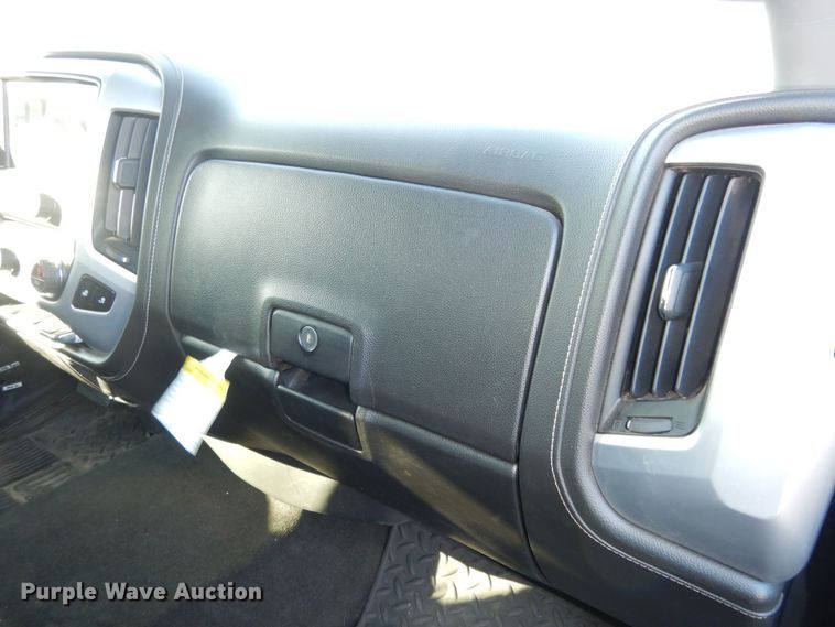 image for item DK7578 2017 GMC Sierra 1500  Crew Cab pickup truck