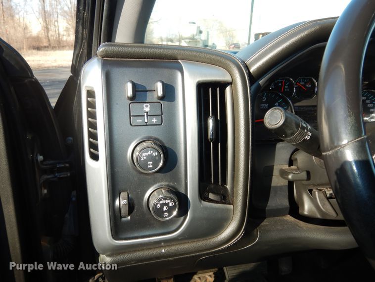 image for item DK7578 2017 GMC Sierra 1500  Crew Cab pickup truck