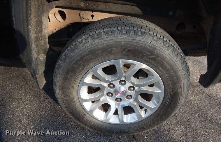 image for item DK7578 2017 GMC Sierra 1500  Crew Cab pickup truck