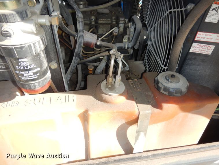 image for item DK7581 2004 Sullair 185  air compressor