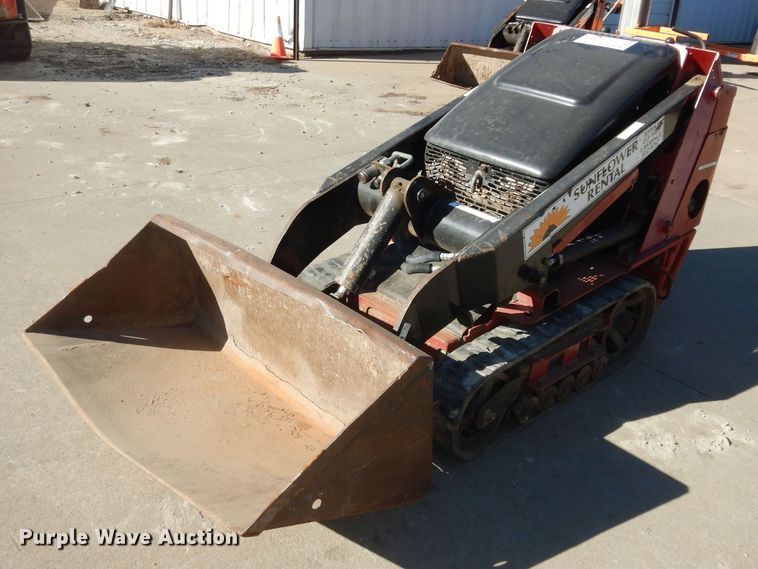 image for item DK7582 2014 Toro TX427  compact utility loader