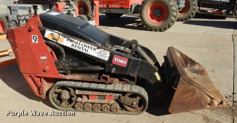 image for item DK7584 2011 Toro TX427  compact utility loader