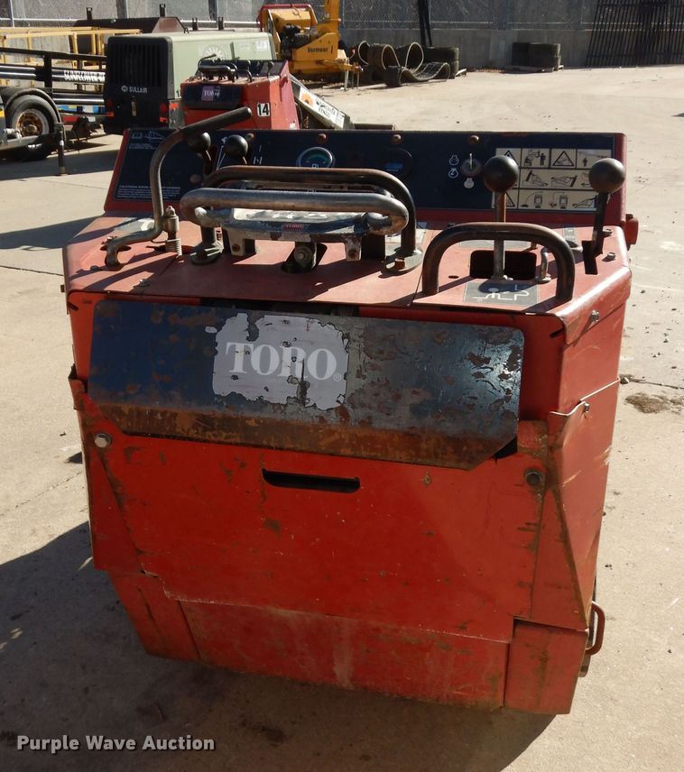 image for item DK7584 2011 Toro TX427  compact utility loader